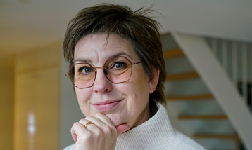 Diana Bach (moderator)